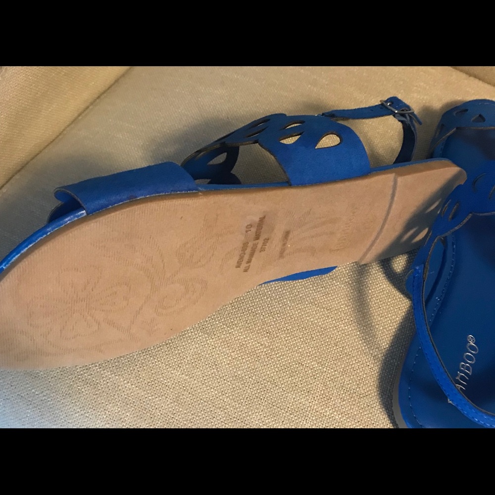 Sandals - Picture 3 of 3